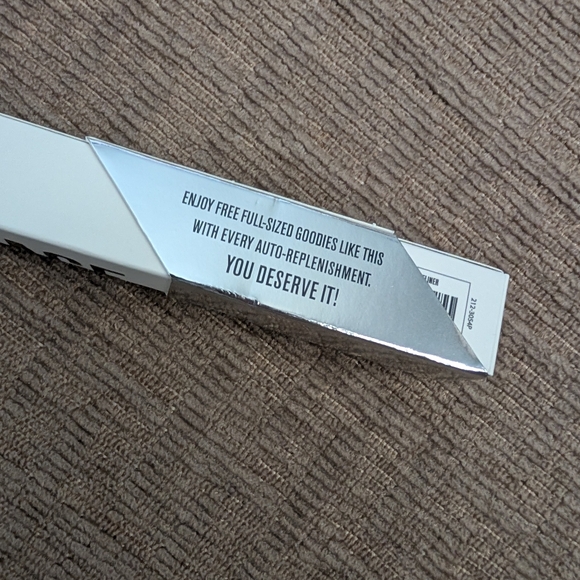 Nib Liquid Eyeliner - Picture 3 of 3